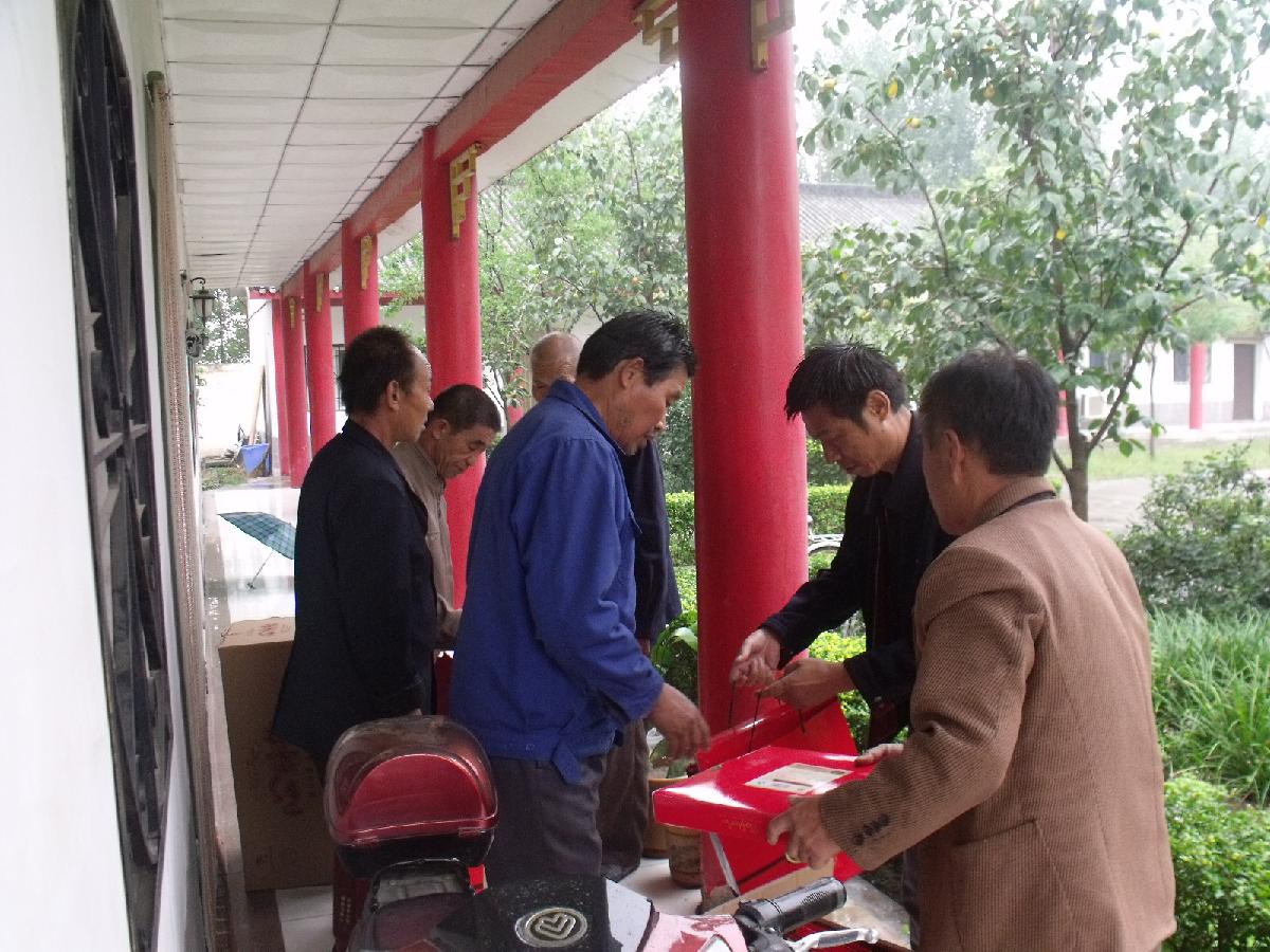 后勤保障处仲秋节慰问一线职工
