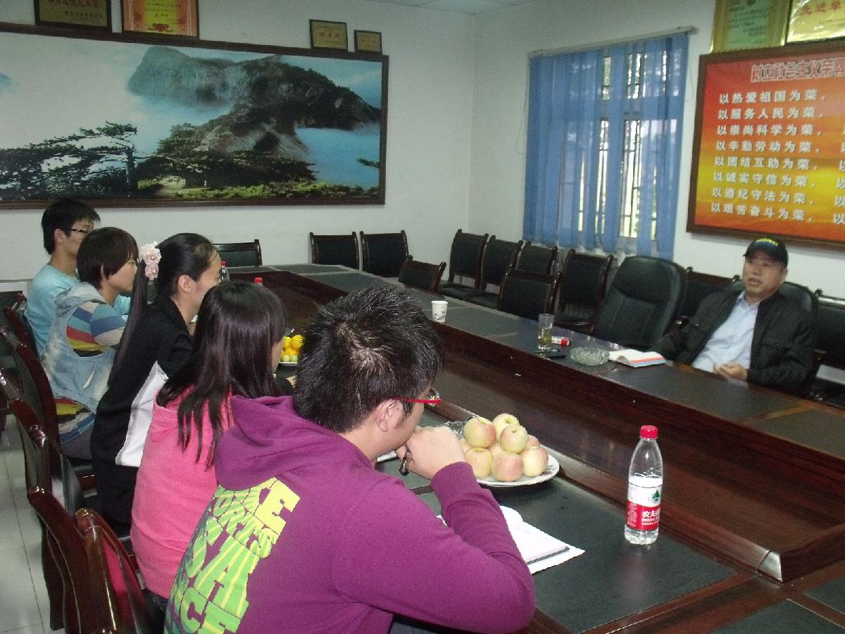 我校学生伙管会活动