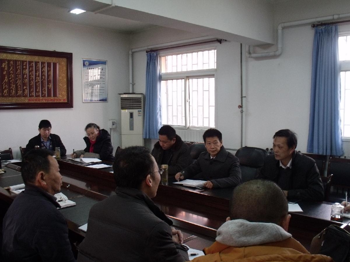 后勤党总支召开民主生活会
