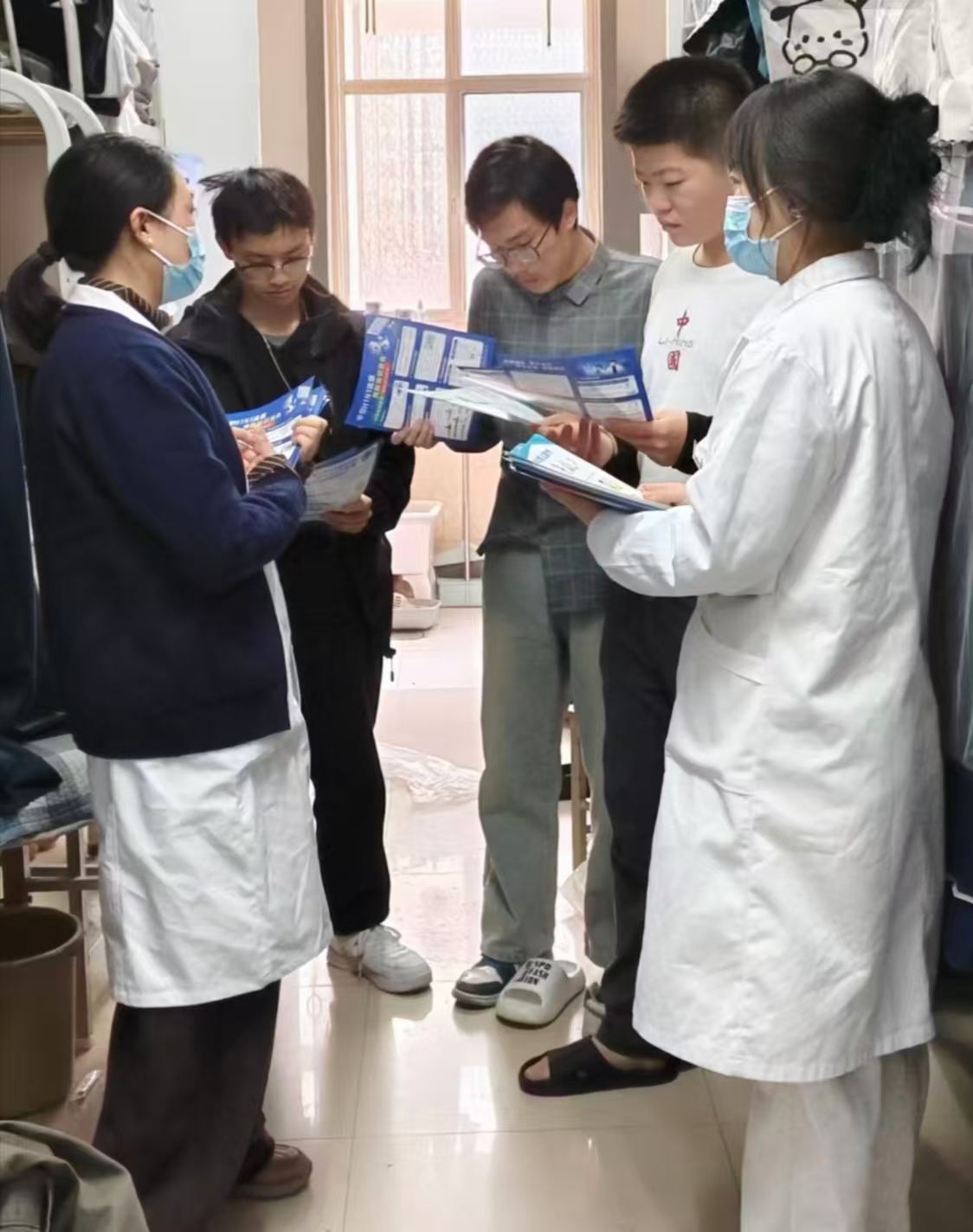 陕西中医药大学校医院召开责任医护座谈会