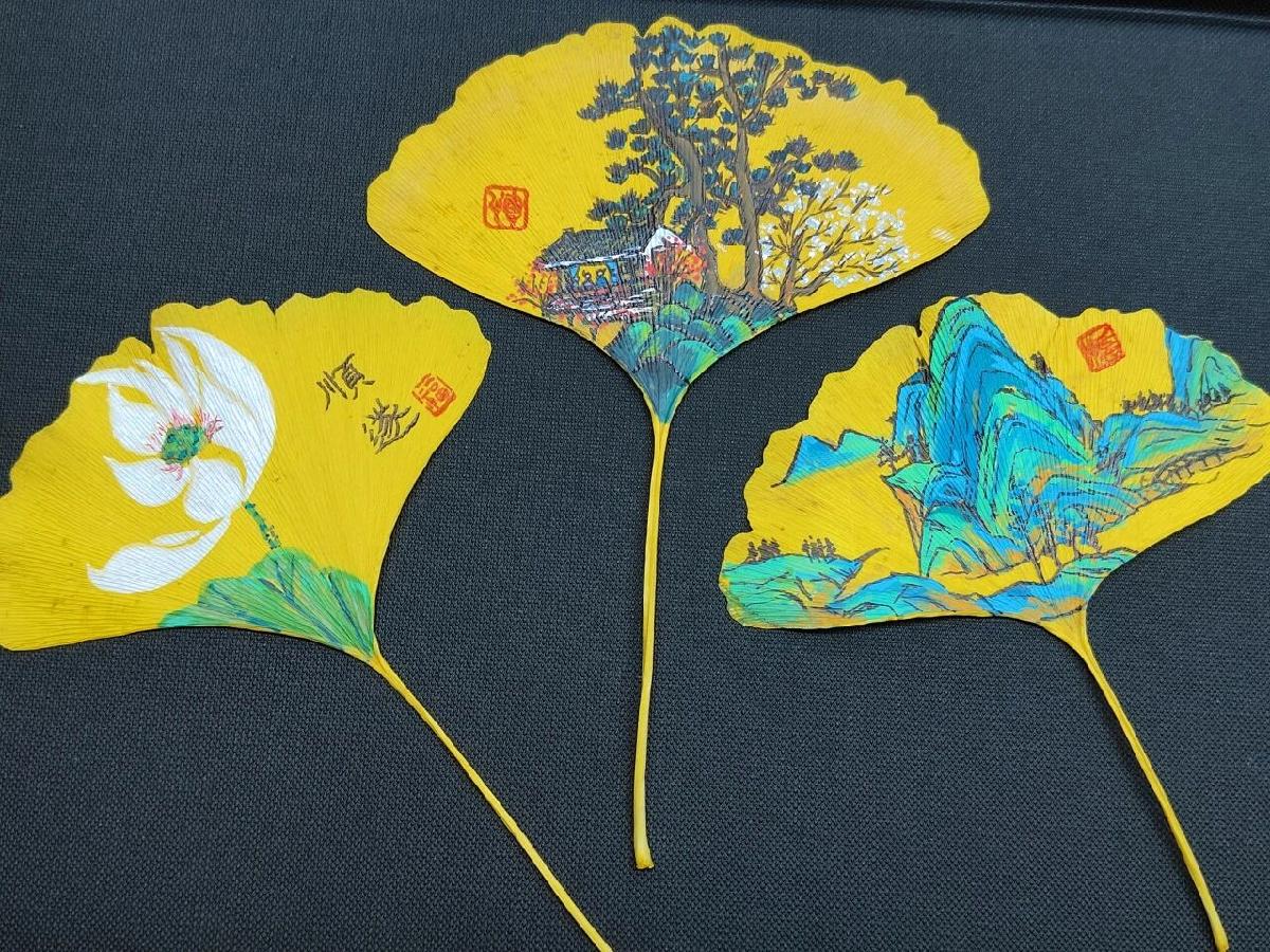 劳动教育中心组织开展“一叶知秋・落叶成画” 劳动教育实践活动