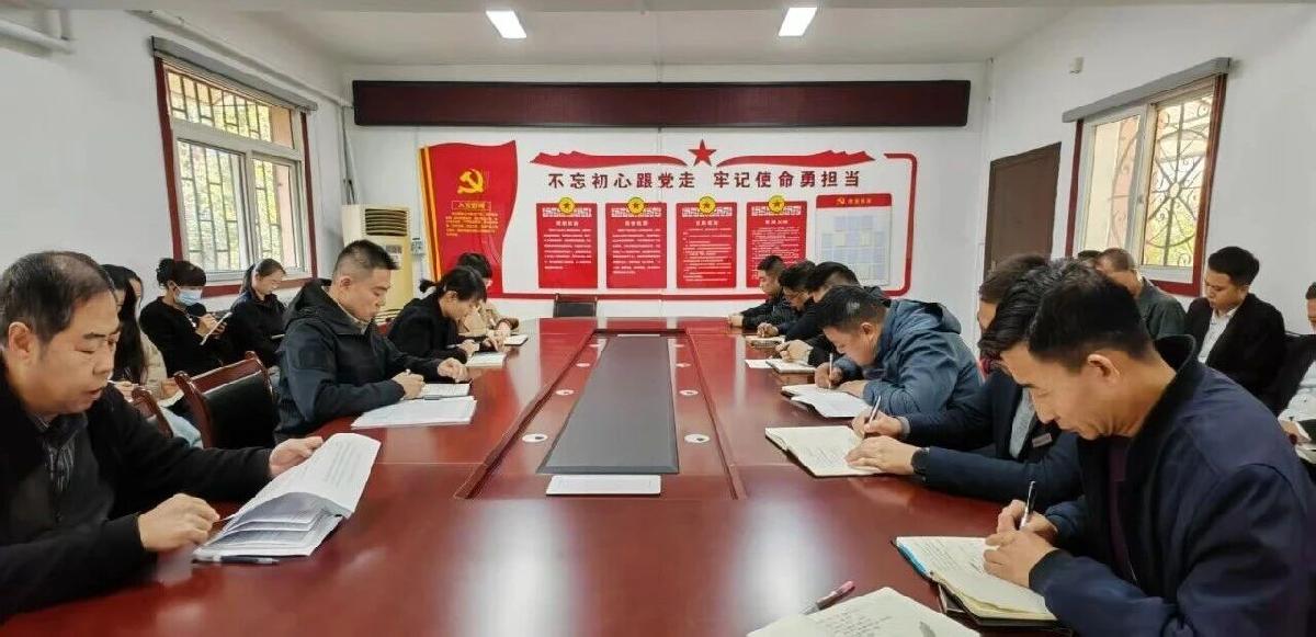 后勤保障处召开食品安全专题会暨10月份月调度会