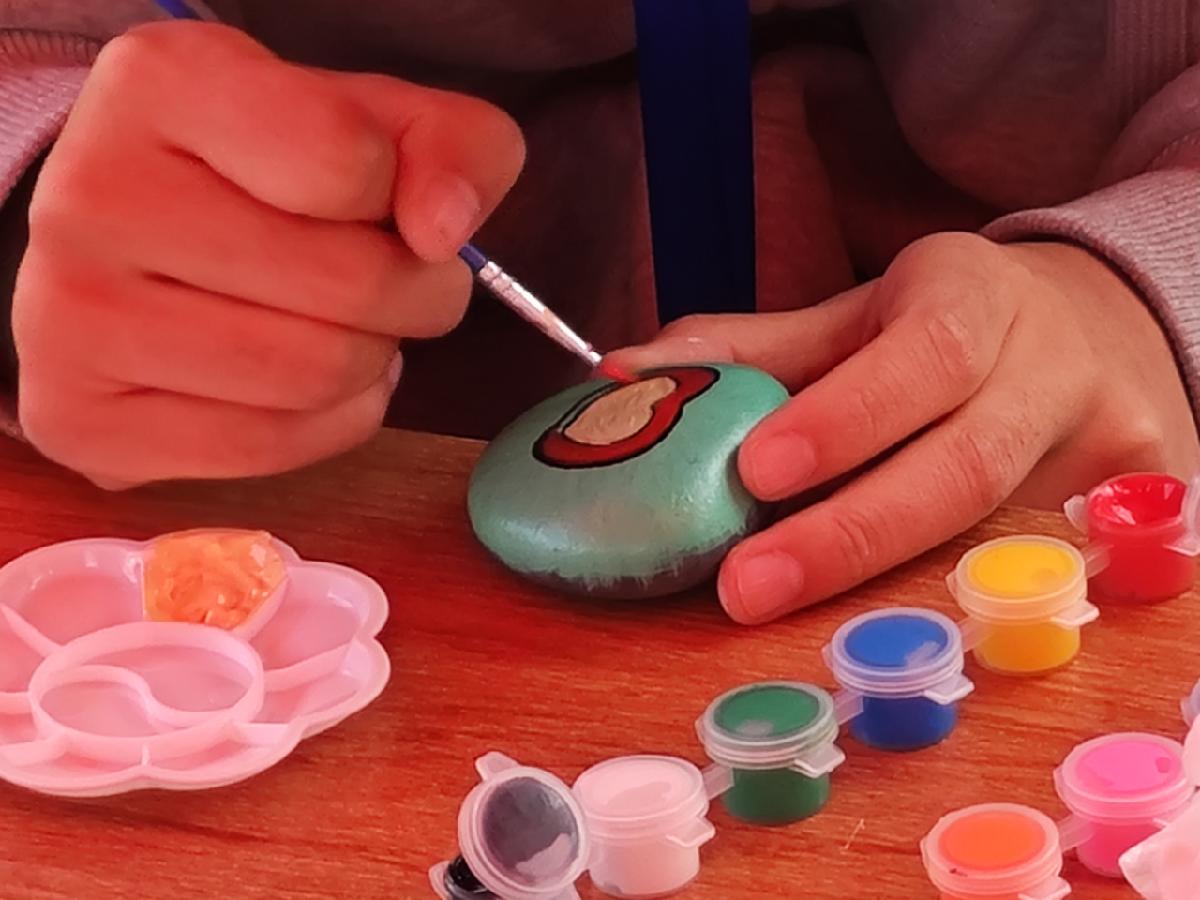 杯承冬暖，石解心澜｜临床医学院举办冬日心理...