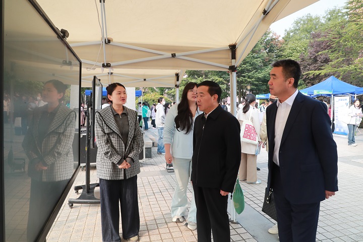 我校举办2027届毕业生“金秋启航”校园双选会