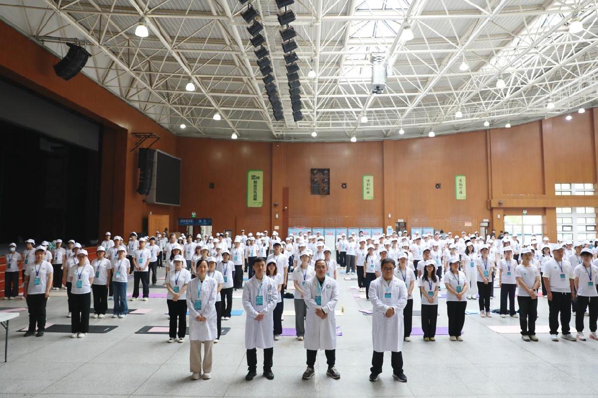 我院圆满完成2026杨凌农科城马拉松赛后恢复志愿服务工作